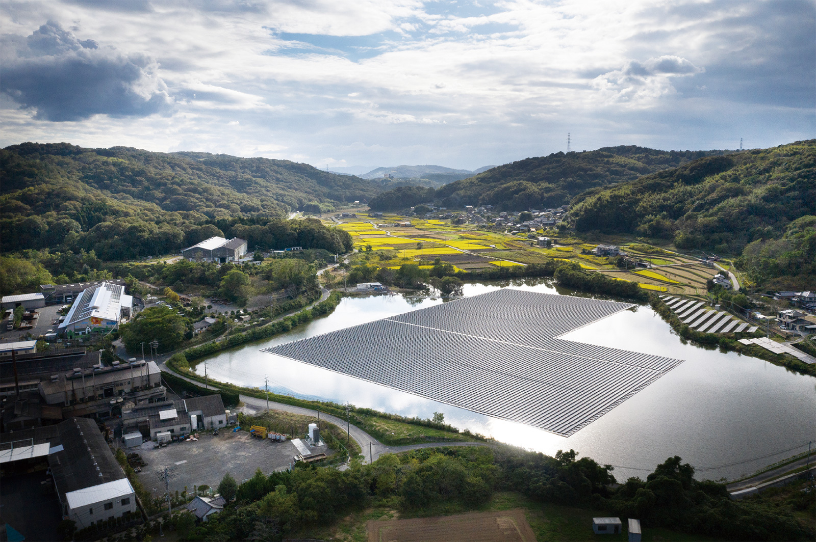 岡山県笠岡市における水上太陽光発電所の取り組み