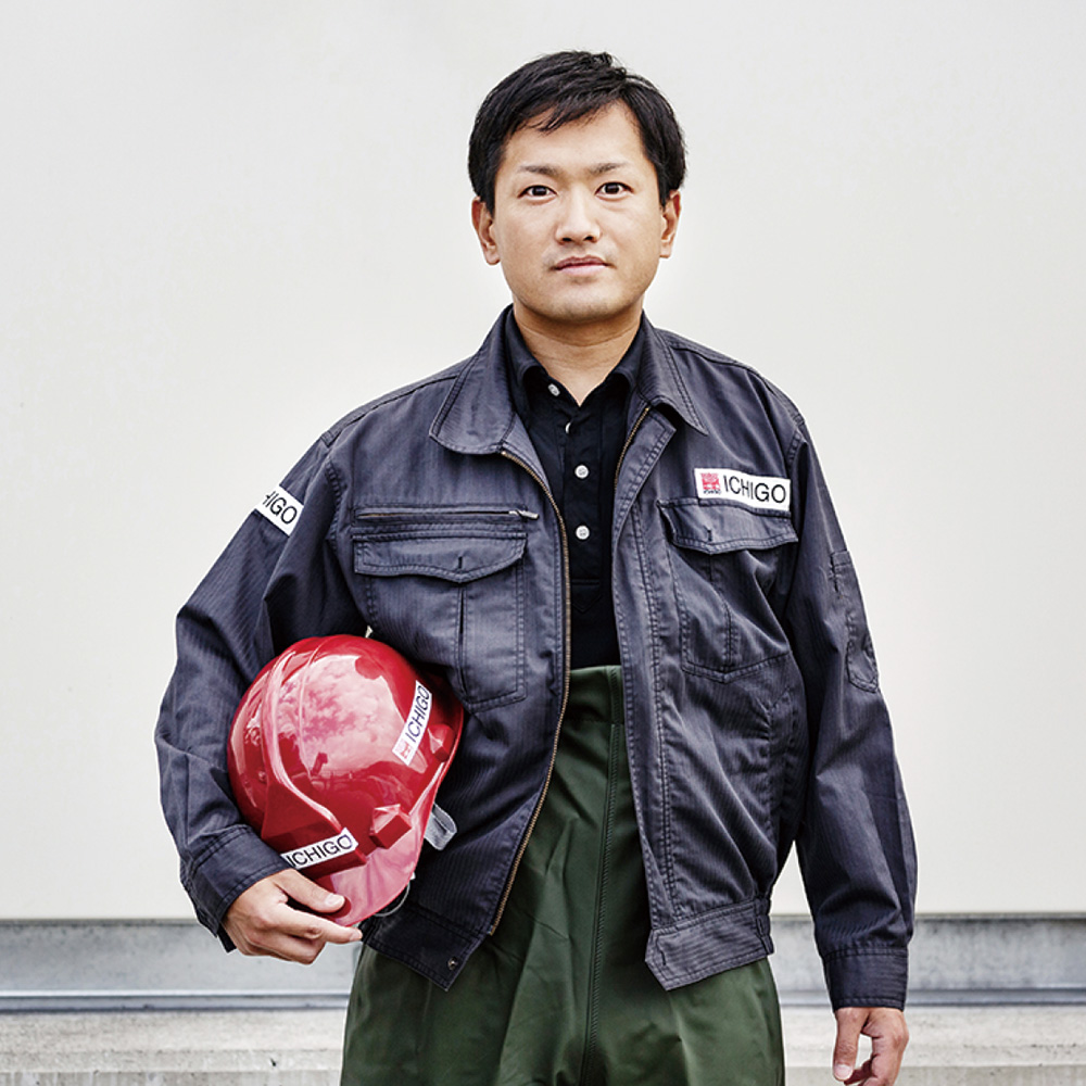 Ichigo engineer Hiroki Suwabe preparing to inspect the floating plant